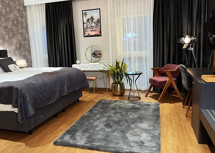 Winterrot Hotel Karlsruhe